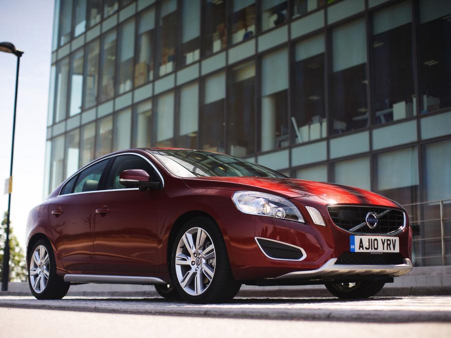  Volvo S60 D5 2010 года  (UK) (фото 9 из 16)